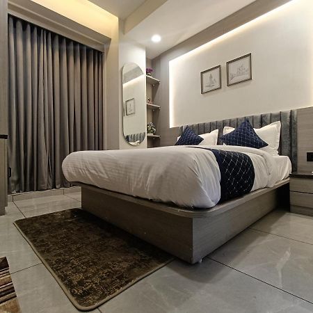 Hotel Asiana Sky Motera อาเมดาบัด ภายนอก รูปภาพ