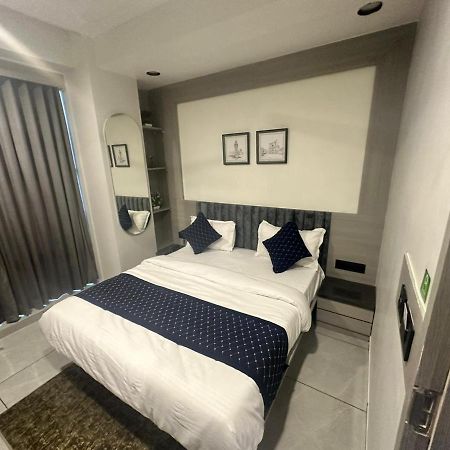 Hotel Asiana Sky Motera อาเมดาบัด ภายนอก รูปภาพ