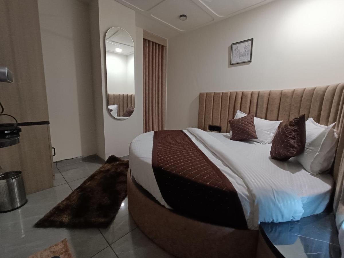 Hotel Asiana Sky Motera อาเมดาบัด ภายนอก รูปภาพ