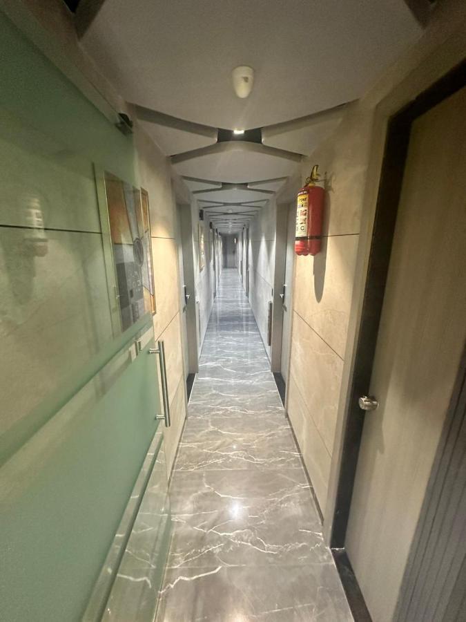 Hotel Asiana Sky Motera อาเมดาบัด ภายนอก รูปภาพ