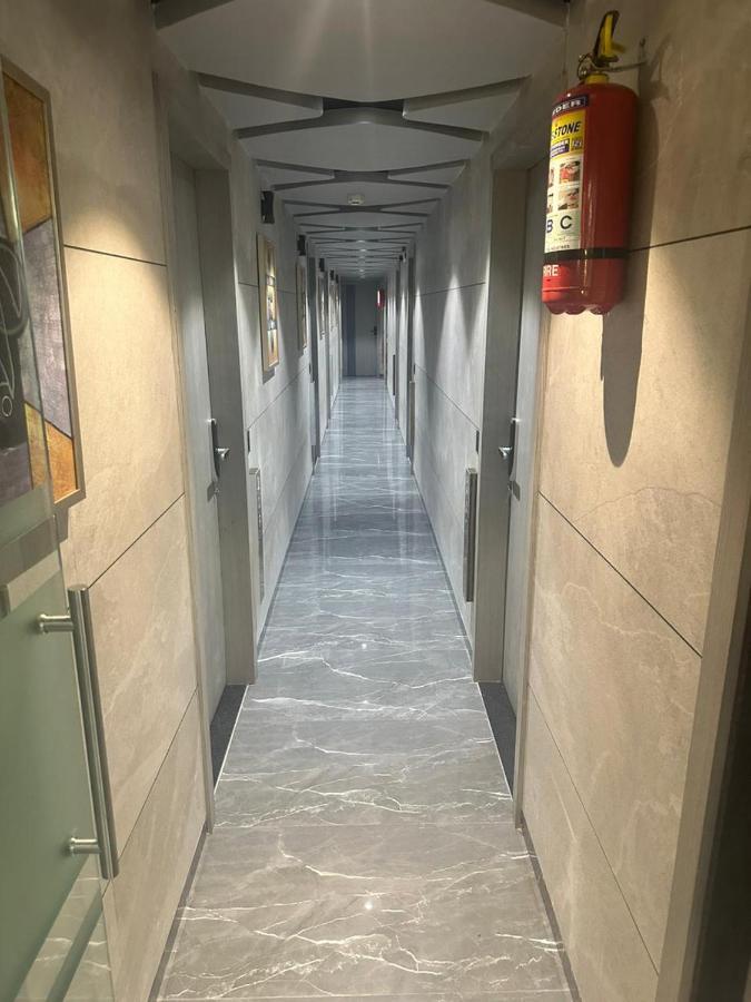 Hotel Asiana Sky Motera อาเมดาบัด ภายนอก รูปภาพ